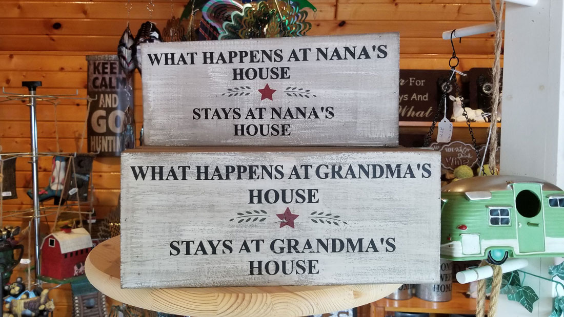 Decor Signs at Pepin Country Stop